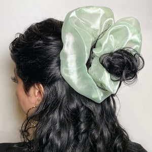 Sage Oversized Cloud Scrunchie - Diosa LeónScrunchie Diosa León