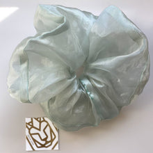 Sage Oversized Cloud Scrunchie - Diosa LeónScrunchie Diosa León